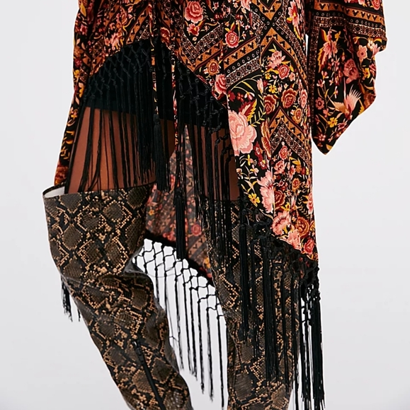 Spell designs x free people babushka kimono amber OS black robe exclusive FP HTF - Picture 16 of 16